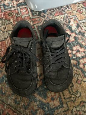 Splay barefoot kids Low-Top Sneakers
